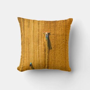 Coussin Machine de moissonneuse travaillant sur le terrain