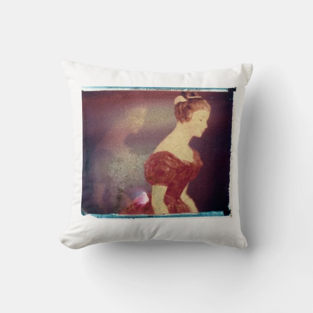 Coussin Madame rouge par Ann Marie Donahue (Recto)