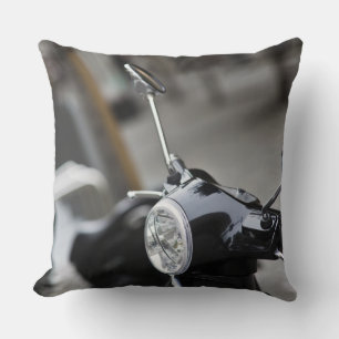 Coussin Madrid, scooter noir Vespa