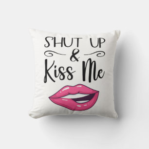 Coussin Magenta lèvres de dessin ferme et m'embrasse blanc