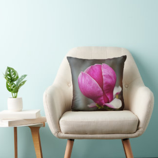 Coussin Magnolia rose en pleine floraison