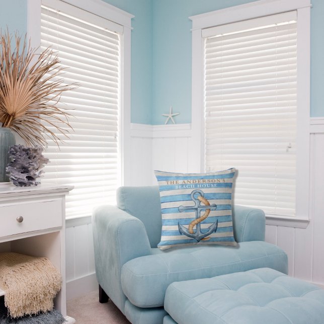 Coussin Maison de plage de la famille de bois rayé marine (Créateur téléchargé)