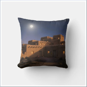 Coussin Maison rustique en adobe pueblo sous un ciel au cl