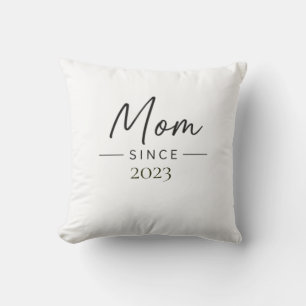 Coussin Maman depuis un design personnalisé d'année écritu