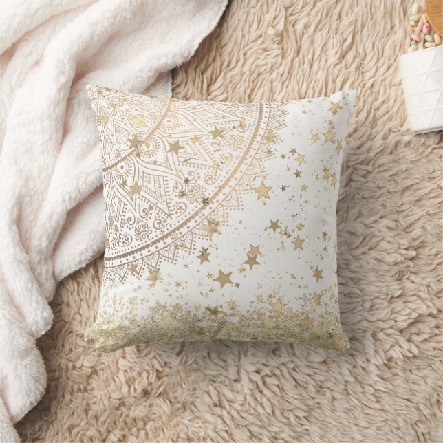 Coussin Mandala envoûtant avec des étoiles d'or sur blanc (Couverture)