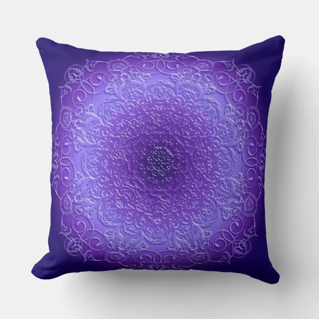 Coussin mandala violet floral ethnique (Recto)