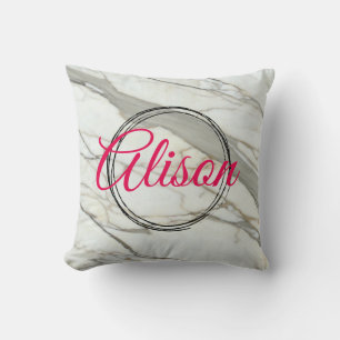 Coussin Marbre blanc tendance fuchsia nom personnalisé