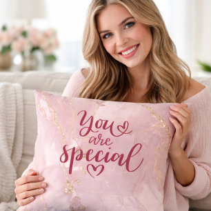 Coussin Marbre Rose Accent Doré Décoratif