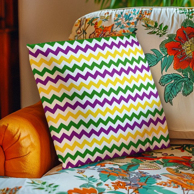 Coussin Mardi Gras Chevron Motif Gold (Mardi Gras Chevron Pattern Gold Throw Pillow)