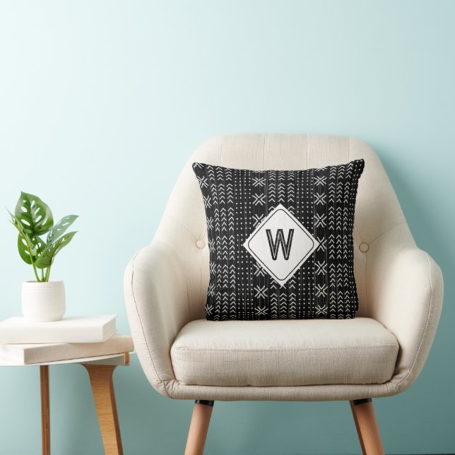Coussin Monogramme africain de tissu de boue noir moderne (Chaise)