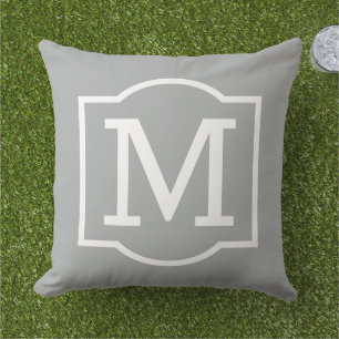 Coussin Monogramme classique gris blanc entre parenthèses