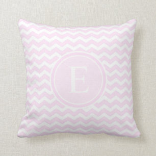 Coussin Monogramme customisé par Chevron de roses pâles