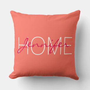 Coussin monogramme de la maison Bittersweet