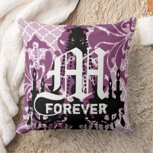 Coussin Monogramme de lustre pourpre prune avec date Maria