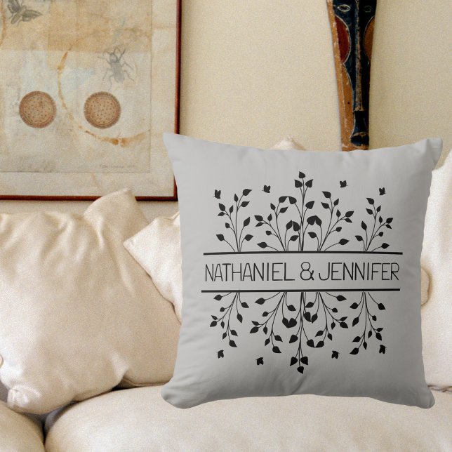 Coussin Monogramme de mariage à cadre floral gris et noir (Créateur téléchargé)