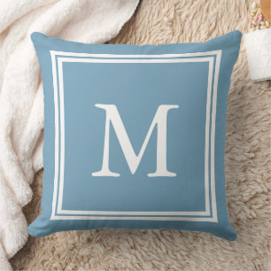 Coussin Monogramme double cadre blanc sur bleu Caroline