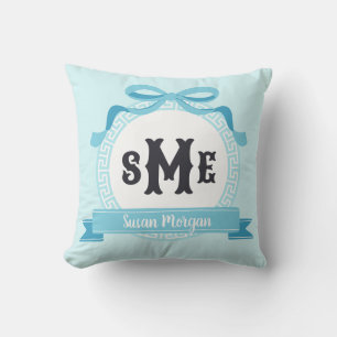 Coussin Monogramme en forme de nœud à clé grecque inversé