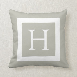 Coussin Monogramme fait sur commande blanc beige