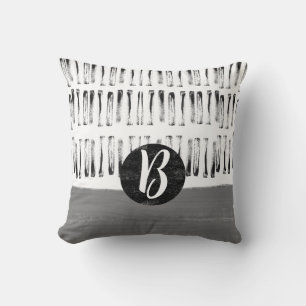 Coussin monogramme gris et blanc minimaliste