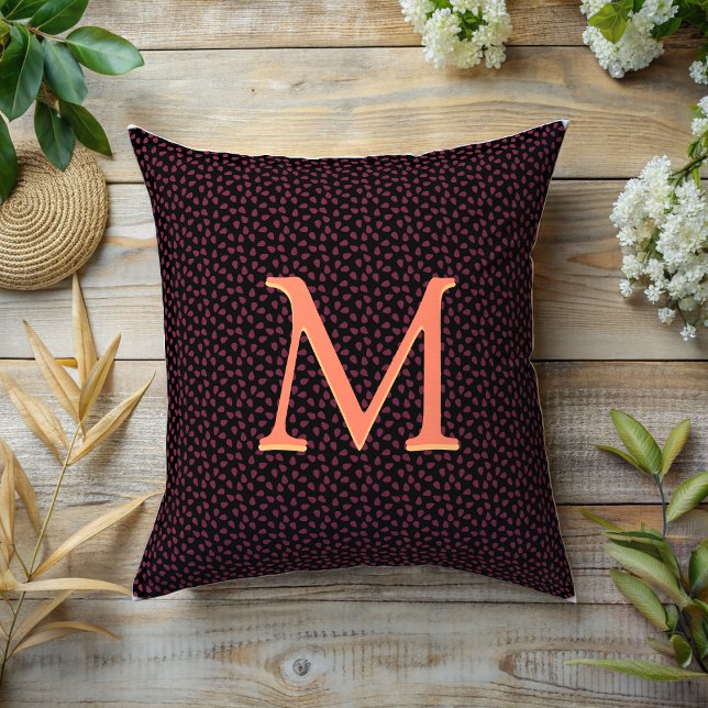 Coussin Monogramme Pétales violets sur noir (Créateur téléchargé)