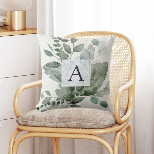 Coussin Monogramme Tropical Green Sage Eucalyptus Feuilles (In situ Boho interior)