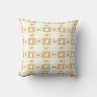 Coussin Motif Chat Brown Checkboard