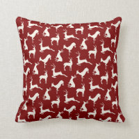 Motif courant de cerfs communs et de mâle en rouge