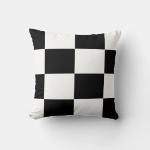 Coussin motif damier noir et blanc