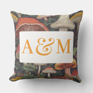 Coussin Motif de champignon Whimsical avec double monogram