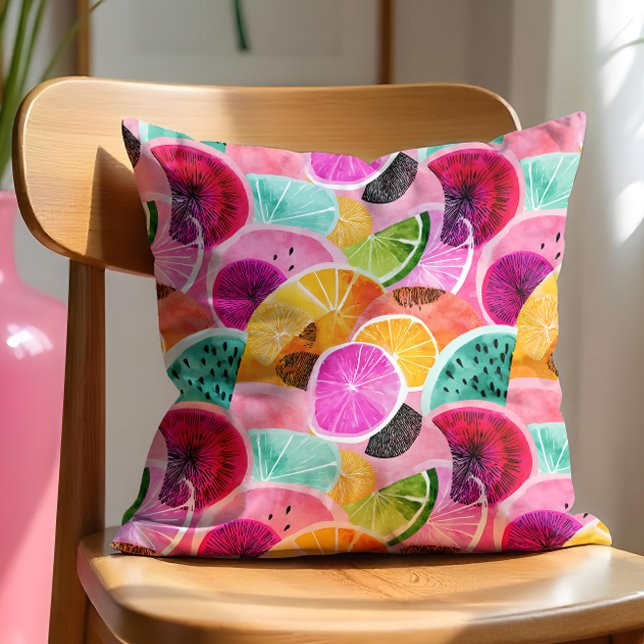 Coussin Motif de tranche d'agrumes tropicaux vibrants (Dive into summer vibes with this energetic citrus Tropical Citrus Slice.)