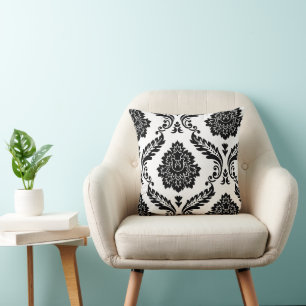 Coussin Motif décalé en Damas rococo noir sur blanc