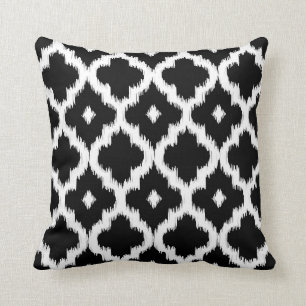 Coussin Motif d'Ikat Quatrefoil noir et blanc