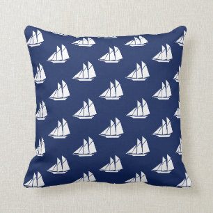 Coussin Motif élégant de yacht de voile nautique sur bleu