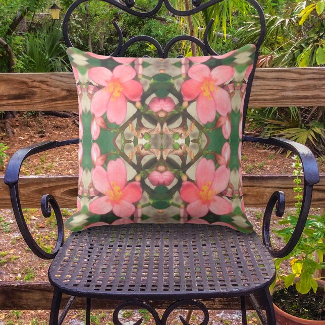 Coussin Motif floral rose (Créateur téléchargé)