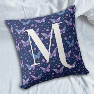 Coussin Motif papillon violet girly avec monogramme gras