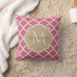 Coussin Motif Quatrefoil Rose rose Avec Gros Monogramme Ta