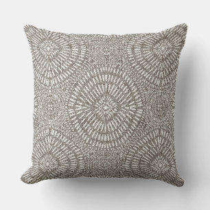 Coussin motif taupe clair bohème