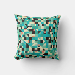 Coussin motif vintage avec triangles et cercles.