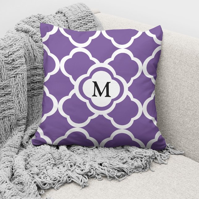 Coussin Motif violet Monogramme moderne (Créateur téléchargé)