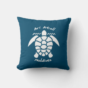 Coussin Nager avec des tortues aux Maldives sur l'atoll d'