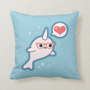 Coussin Narwhal nerd mignon