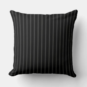 Coussin noir avec des rayures grises