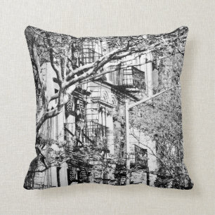 Coussin noir et blanc de maison de grès de NYC
