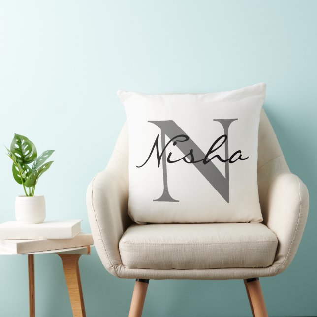 Coussin Noir Gris Nom de famille personnalisé Monogramme (Chaise)