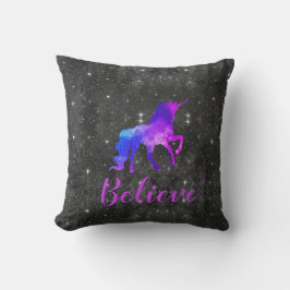 Coussin noir/pourpre nommé fait sur commande de