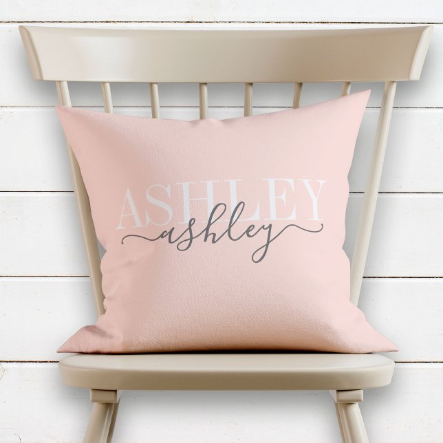 Coussin Nom Chic Monogram Blush rose Grey Élégant (Créateur téléchargé)