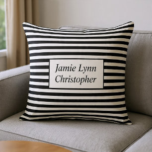 Coussin Noms de couples personnalisés rayures noires et bl