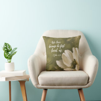 Coussin NOUS AIMONS PARCE QU'IL NOUS A D'ABORD AIMÉS | Cad