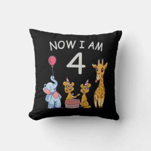 Coussin Now I le 4 e jour du 4e jour du Birthday