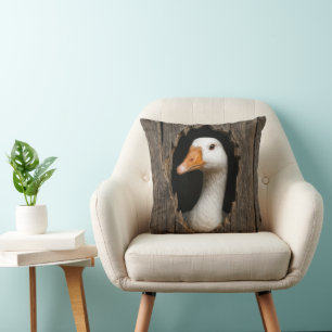 Coussin Oie Blanche À Partir Du Trou En Bois Déchiré